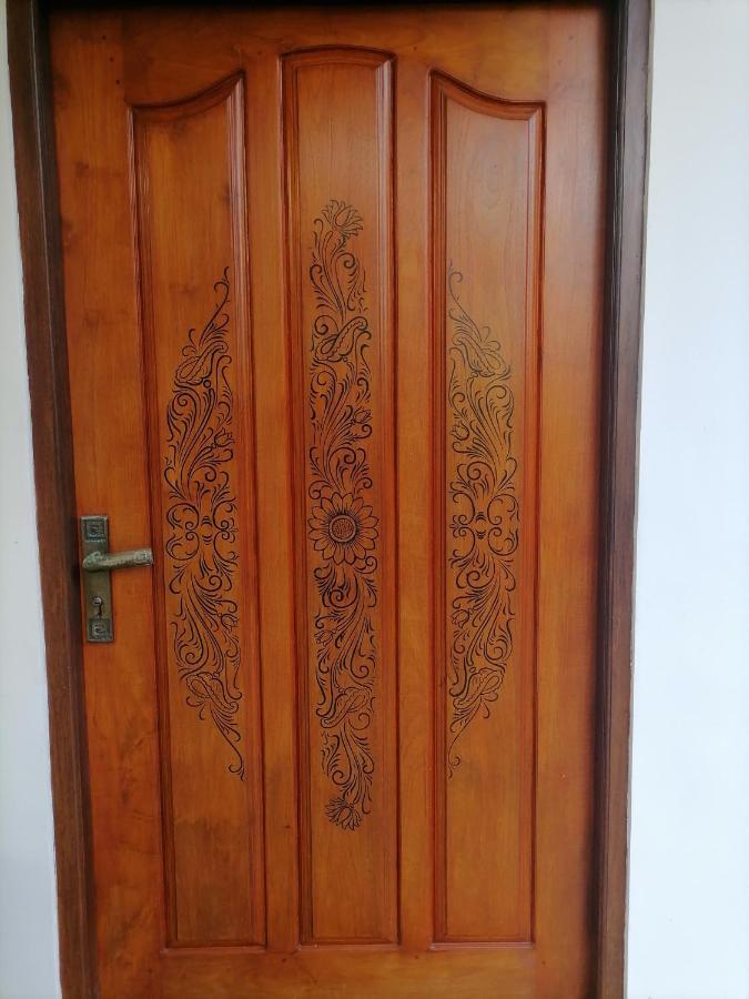 Апартаменты Hiriketiya Hasmal House Диквелла Экстерьер фото