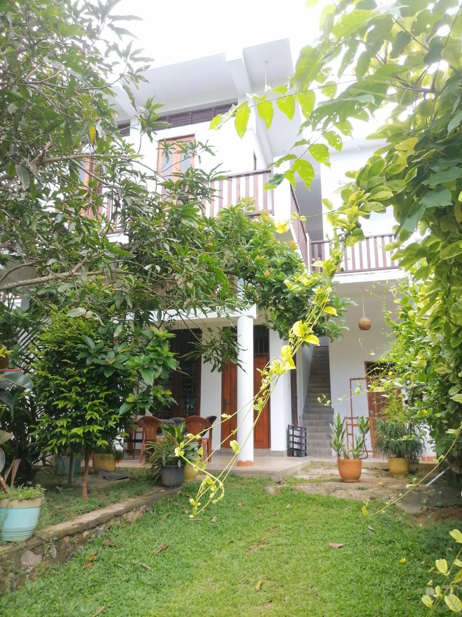 Апартаменты Hiriketiya Hasmal House Диквелла Экстерьер фото